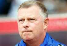 Coventry City Manager Mark Robins Admits Eye-Opening Experience at Stoke City news-10082024-184939