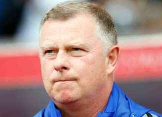 Coventry City Manager Mark Robins Admits Eye-Opening Experience at Stoke City news-10082024-184939