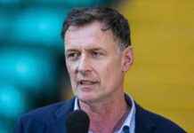 Celtic Urgently Need Transfer, Says Chris Sutton news-12082024-034707