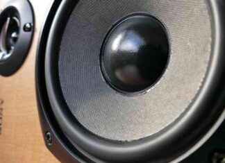 Racist Neighbor Hurls Abuse After Music Volume Request news-10092024-174902