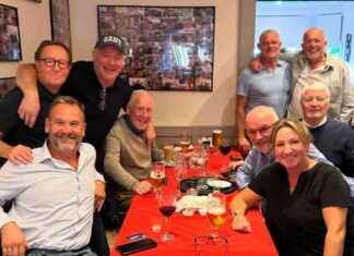 Ally McCoist Spotted with Celebrity Friends at Top Glasgow Eatery news-13092024-191241