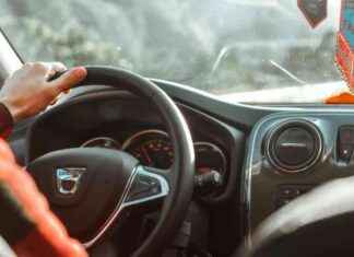 Reckless Driver Leads Police on High-Speed Chase in North Glasgow news-17092024-071109