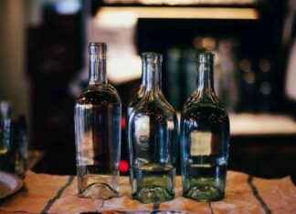 Man Throws Glass Bottles at Ibrox Shop Workers: Incident Highlights Alcohol-Induced Violence news-22092024-004829