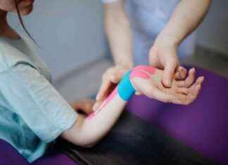 Driver Injured in DUI Accident: Wrist and Nose Fractures from Car Crash news-22092024-205941