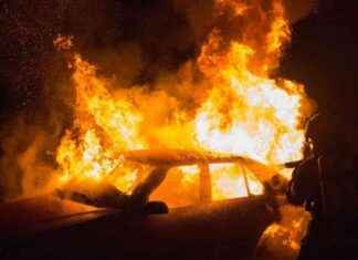 999 Crews Respond to Deliberate Car Fire Emergency news-23092024-050249