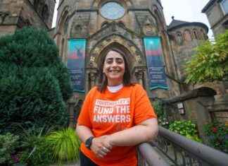 Celebrity Hosts Exclusive Event at Oran Mor in Glasgow news-23092024-183403