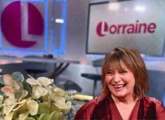 Remembering a Beloved Figure: Lorraine Kelly Halts ITV Show for Emotional Tribute news-29092024-130947