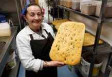 Dedicated 80-Year-Old Woman Continues to Run Kitchen for 50 Years news-01112024-001137