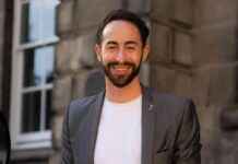 From Fish and Chips to Stage: A Scottish Man’s Family Legacy Comes Alive in a Must-See Play news-05102024-152642