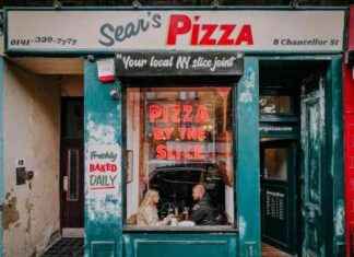 Celebrity Spotlight: Top Actor Spotted at Trendy West End Pizza Restaurant news-06102024-093528