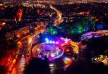 Top Safety Tips for Navigating GlasGLOW’s Spooky Section news-10102024-004408