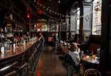 Victorian Gem: The Palace Pub in Glasgow Celebrates 150 Years news-13102024-194731