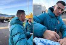Ronaldo Thrills Fans in Paisley Appearance news-15102024-141147