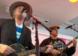 Indie Superstars Wow Fans with Intimate City Center Performance news-18102024-085427