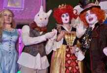 Halloween Artist Draws Crowds with Cool Themes news-20102024-150329