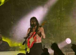 Concert Review: Biffy Clyro at Barrowlands, Glasgow – Honest Opinion and Verdict news-25102024-094824