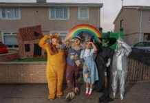 Wizard of Oz Themed Clydebank House Draws Enormous Halloween Crowds news-01112024-182013