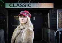 Playing a Venue After Battling Cancer: My Journey from The Voice to Christmas Gift news-01122024-002148