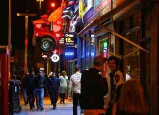 Australian Pop Superstars Set to Perform in Glasgow: Get Your Tickets Now news-14112024-161123