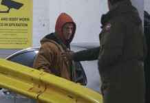 Glen Powell Spotted in Glasgow During Filming of Hollywood Blockbuster news-16112024-223001