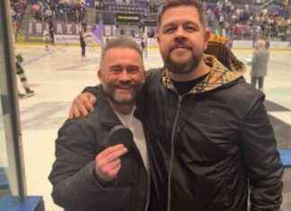 Celebrity Duo Spotted Together at Sporting Event news-18112024-104122