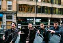 Band Performance on Open-Top Bus in Glasgow: An Unforgettable Experience band-performance-on-open-top-bus-in-glasgow-an-unforgettable-experience