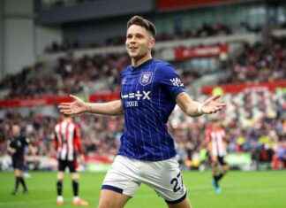 George Hirst Joins Scotland Squad: Ipswich Town Striker’s International Debut george-hirst-joins-scotland-squad-pswich-town-strikers-nternational-debut