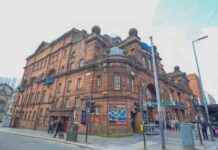 Glaswegian Actor Stars in Hit Musical Coming to Glasgow glaswegian-actor-stars-in-hit-musical-coming-to-glasgow