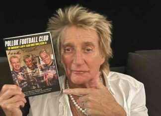 Supportive Rod Stewart Rocks Stylish Belt at Glasgow Football Game supportive-rod-stewart-rocks-stylish-belt-at-glasgow-football-game