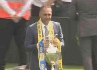 Leeds Title Triumph Celebrated by 49ers Figurehead leeds-title-triumph-celebrated-by-49ers-figurehead