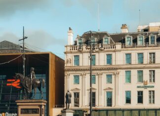 George Square Glasgow Webcam: Discover Live Views and Hidden Gems