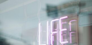 Pink Glasgow: Discover The City’s Hidden Gems and Vibrant Culture