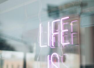 Pink Glasgow: Discover The City’s Hidden Gems and Vibrant Culture