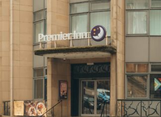 Premier Inn Glasgow City Centre Charing Cross: Your Perfect Stay?