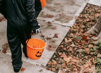 Orange Walk Glasgow: Discover The Fascinating Traditions Behind It