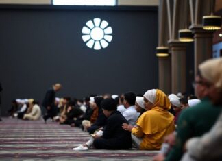 Glasgow’s Diverse Community Celebrates Ramadan with Unity and Reflection Glasgow's diverse community marks Ramadan with unity and reflection.